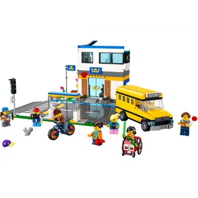 Конструктор LEGO LEGO City День в школе (60329) фото