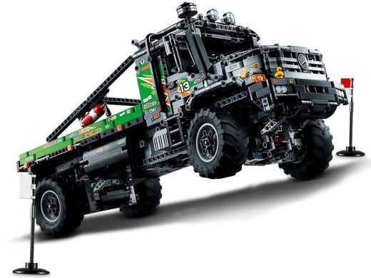 Конструктор LEGO LEGO Mercedes-Benz Zetros (42129) фото