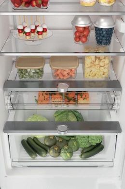 Встраиваемые холодильники Hotpoint-Ariston HAC20T321 фото