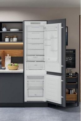 Встраиваемые холодильники Hotpoint-Ariston HAC20T321 фото