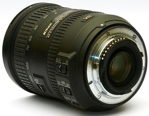 Об'єктив Nikon AF-S DX Nikkor 18-200mm f/3.5-5.6G ED VR II фото