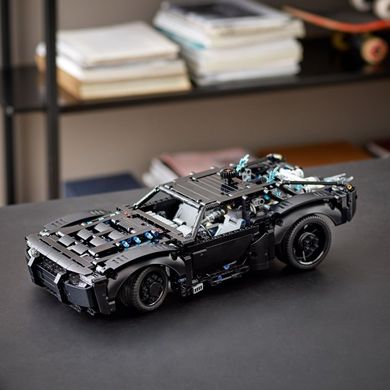 Конструктор LEGO LEGO Technic Бетмен: Бетмобіль (42127) фото