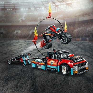 Конструктор LEGO LEGO Technic Шоу трюков на грузовиках и мотоциклах 2 в 1 (42106) фото
