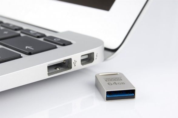 Flash пам'ять GOODRAM 64 GB UPO3 Silver USB 3.0 (UPO3-0640S0R11) фото