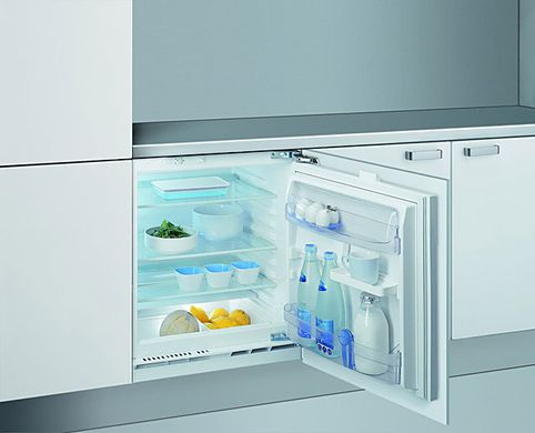 Встраиваемые холодильники Whirlpool ARG585 фото