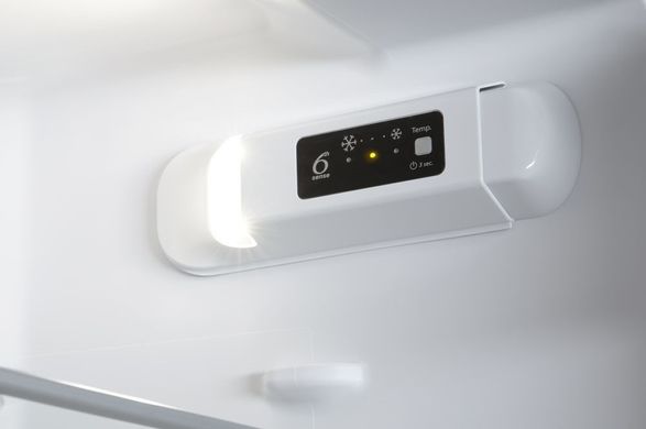 Встраиваемые холодильники Whirlpool ART 6610/A++ фото