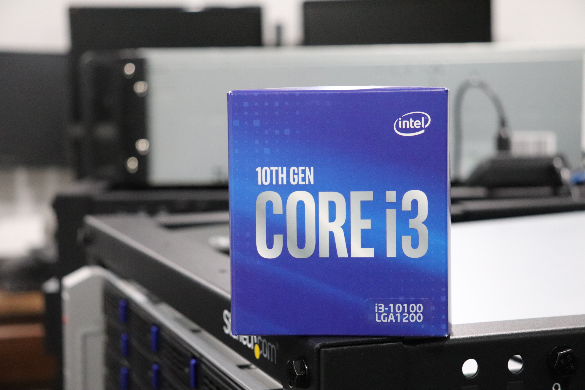 Интел 10100f. Intel Core i3-10100f. Процессор Intel Core i3-10100f Box. Intel Core; i3 10100f; Intel Core i3 10100f. Intel 4-Core i3-10100f.