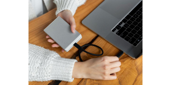 Как зарядить ноутбук от повербанка?