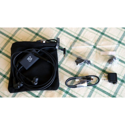 Bang & Olufsen BeoPlay E4 Black (BO-6445Bk)