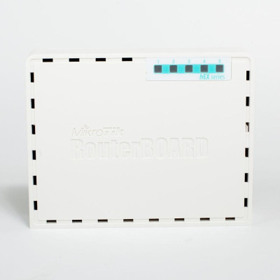 Mikrotik hEX (RB750Gr3)