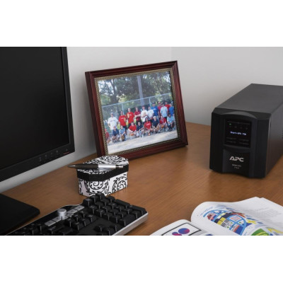 APC Smart-UPS 750VA 230V LCD IEC w/SmartConnect (SMT750IC)
