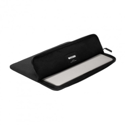Incase Slim Sleeve with Woolenex for MacBook Pro 13