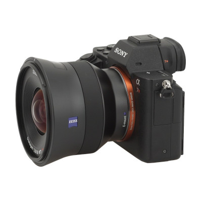 Batis 18mm f/2.8 для Sony E
