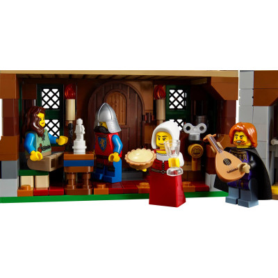LEGO Icons Средневековая городская площадь (10332)