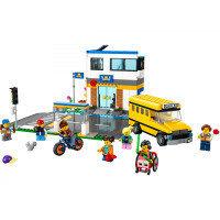 LEGO City День в школе (60329)