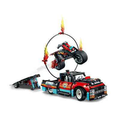 LEGO Technic Шоу трюків на вантажівках та мотоциклах 2 в 1 (42106)