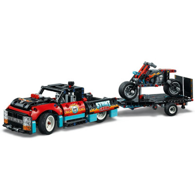 LEGO Technic Шоу трюків на вантажівках та мотоциклах 2 в 1 (42106)