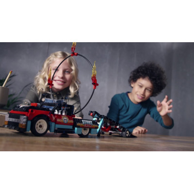LEGO Technic Шоу трюків на вантажівках та мотоциклах 2 в 1 (42106)