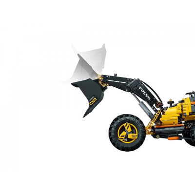 LEGO Technic VOLVO колёсный погрузчик ZEUX (42081)