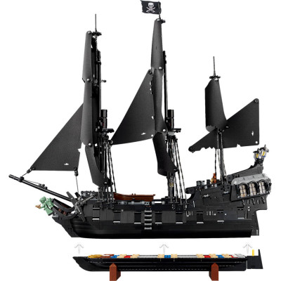 LEGO Icons Пиратский корабль капитана Джека Воробья (10365)