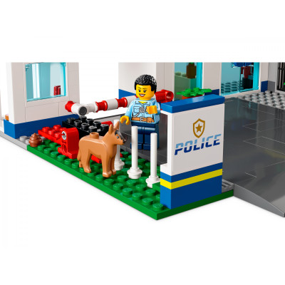 LEGO City Полицейский участок (60316)