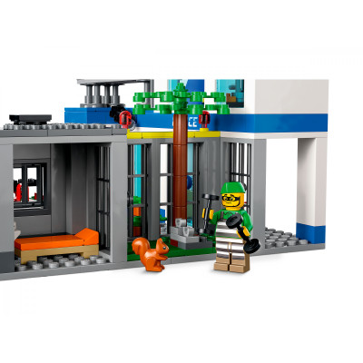 LEGO City Полицейский участок (60316)