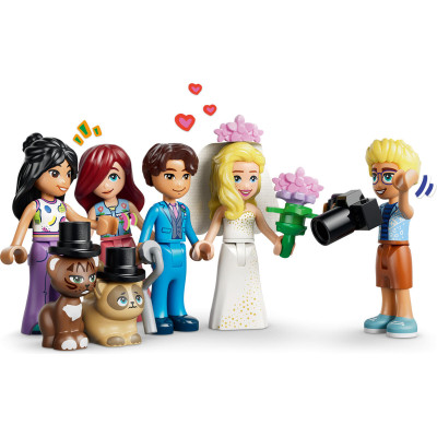 LEGO Friends Гранд-готель у Хартлейк-Сіті (42704)