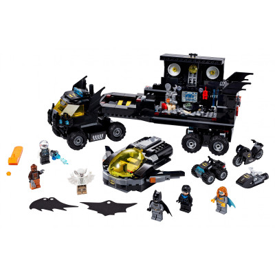 LEGO Super Heroes Мобільна база Бетмена 743 деталей (76160)