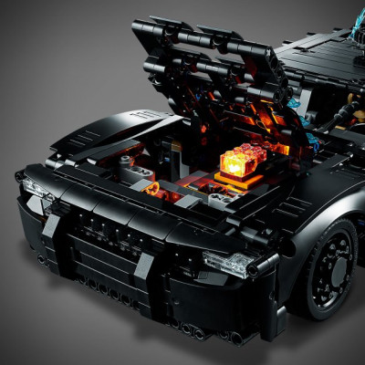 LEGO Technic Бетмен: Бетмобіль (42127)