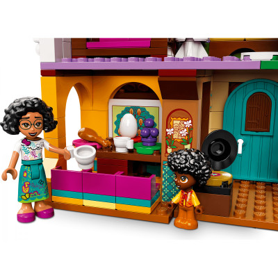 LEGO Disney Princess Будинок сім'ї Мадрігал (43202)