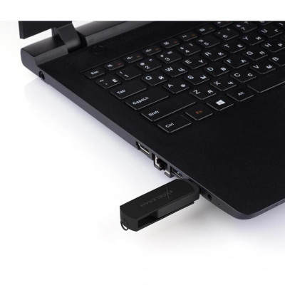 Exceleram 16 GB P2 Series Black/Black USB 2.0 (EXP2U2BB16)