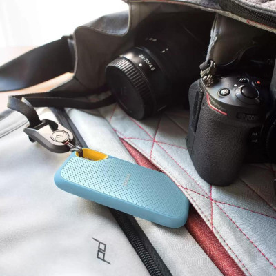 SanDisk Extreme Portable V2 4 TB Sky Blue (SDSSDE61-4T00-G25B)