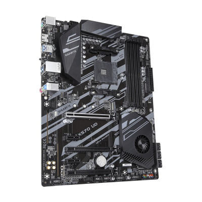GIGABYTE X570 UD