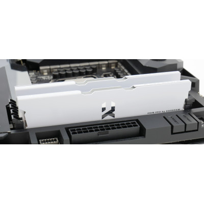 GOODRAM 16 GB (2x8GB) DDR4 4000 MHz IRDM PRO White (IRP-W4000D4V64L18S/16GDC)
