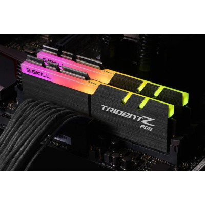 G.Skill 32 GB (2x16GB) DDR4 3200 MHz Trident Z (F4-3200C16D-32GTZR)