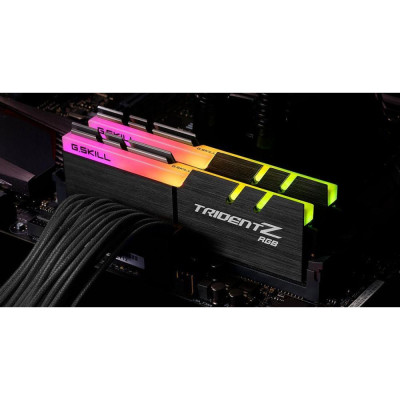 G.Skill 64 GB (2x32GB) DDR4 4000 MHz Trident Z (F4-4000C18D-64GTZR)