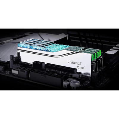G.Skill 32 GB (2x16GB) DDR5 6400 MHz Trident Z5 Royal Silver (F5-6400J3039G16GX2-TR5S) 