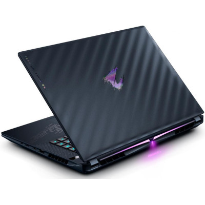 GIGABYTE Aorus MASTER 16 (AORUS_16_BYHC5UAE65S)