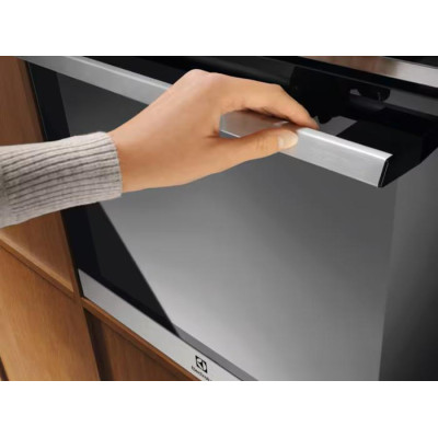 Electrolux EOE8P38X