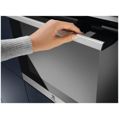 Electrolux EOE8P39X