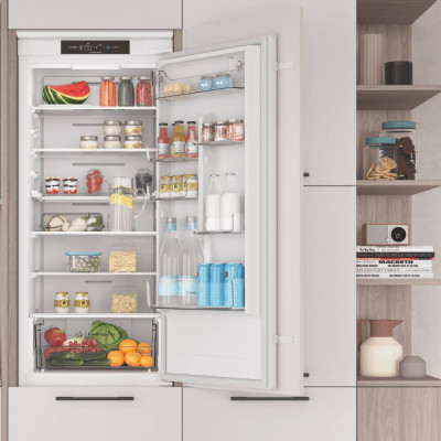 Indesit INC20T321